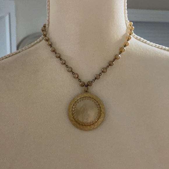 Vintage Necklace Glassy 9 Inch Tan and Gold - Picture 12 of 12